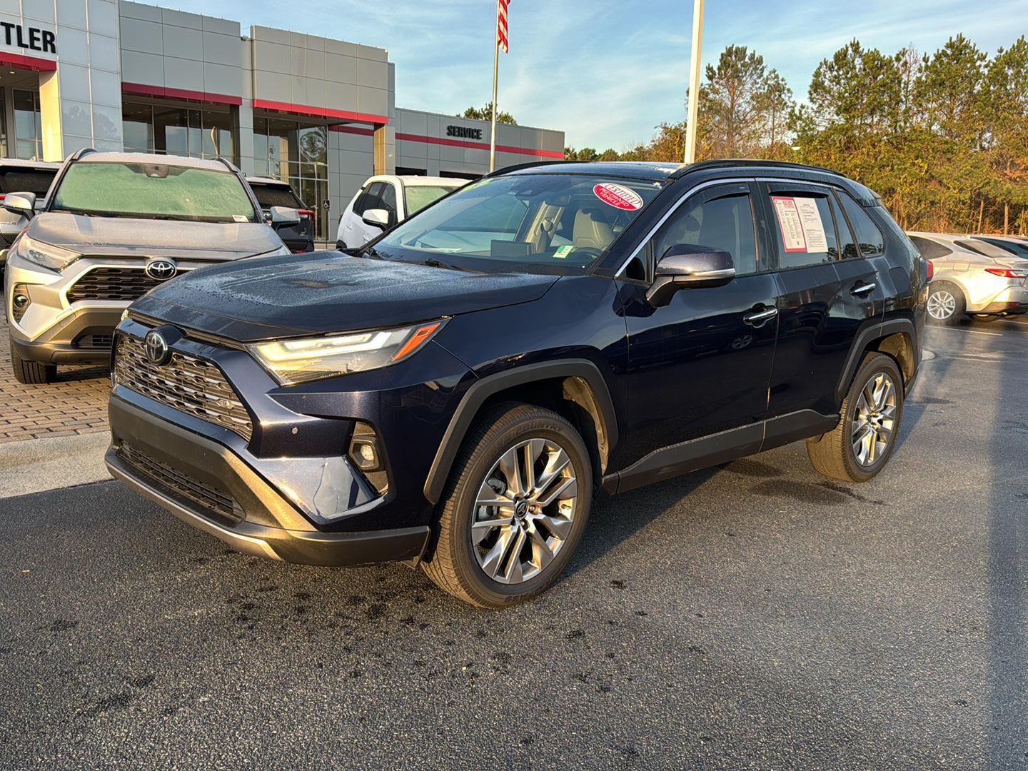 2022 Toyota RAV4 Limited's photo