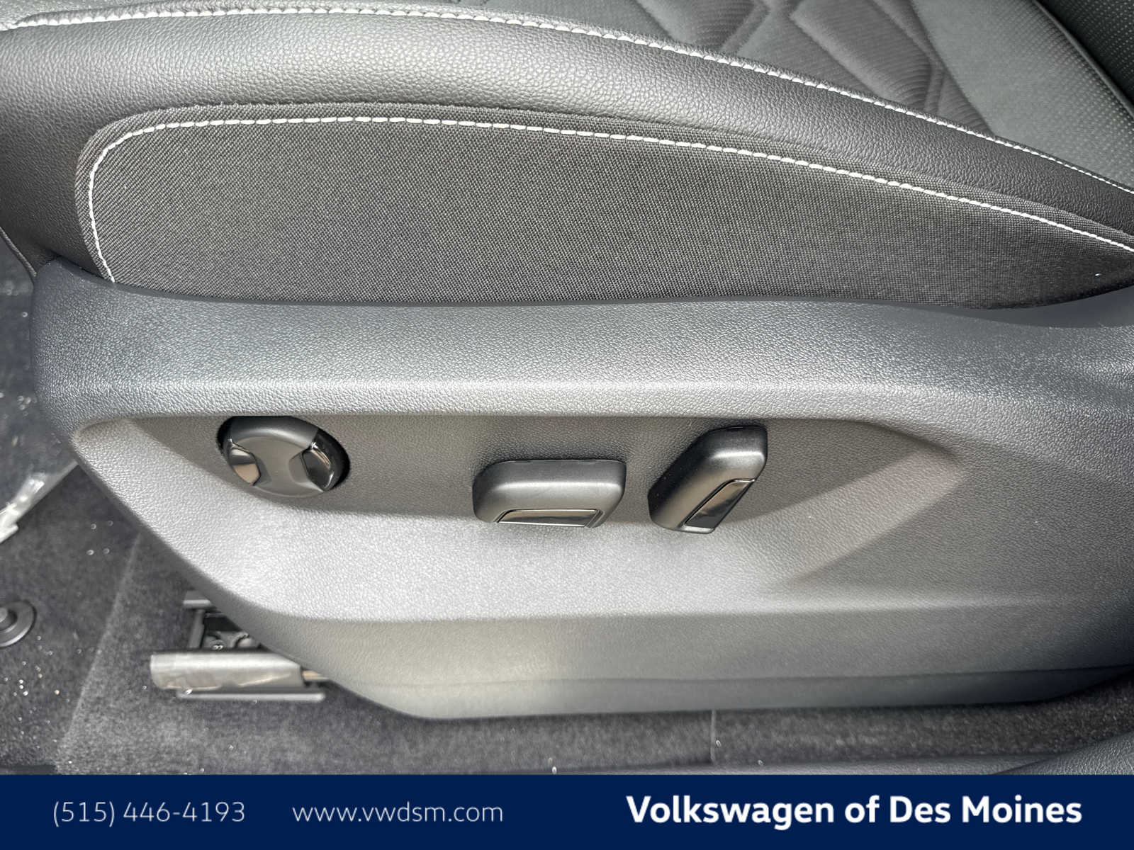 2025 Volkswagen Atlas SE Technology photo 22