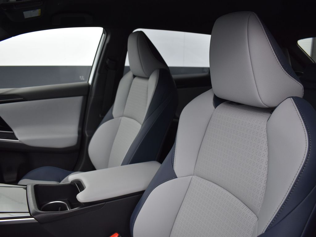 2025 Subaru Solterra Limited photo 9