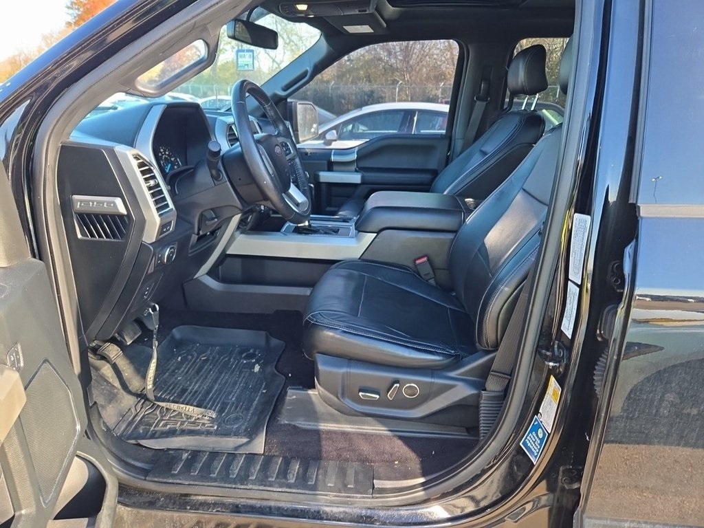 2016 Ford F-150 Lariat photo 2