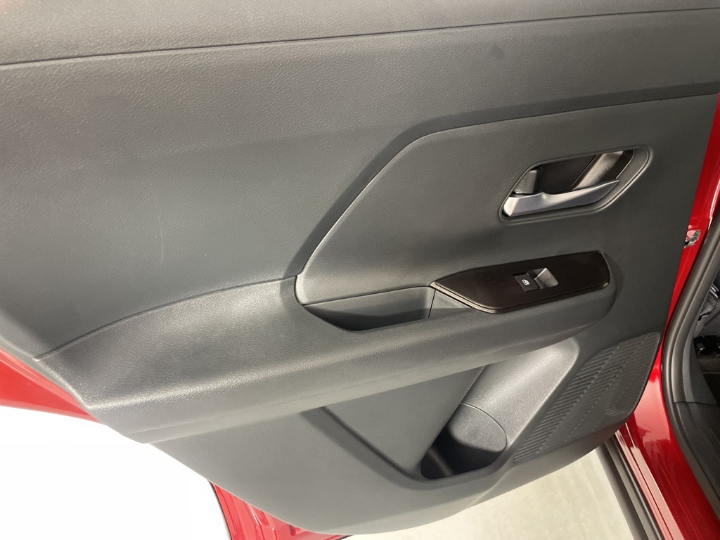 2025 Nissan Kicks SV photo 30
