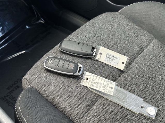 2023 Nissan Rogue SV photo 3