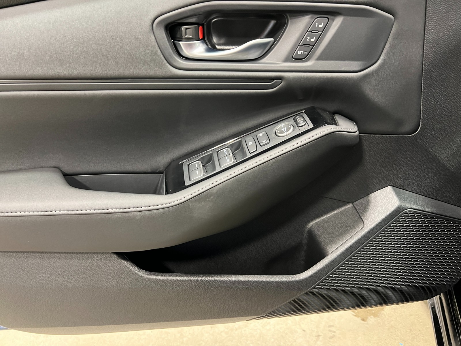 2025 Honda Accord Hybrid Touring photo 12