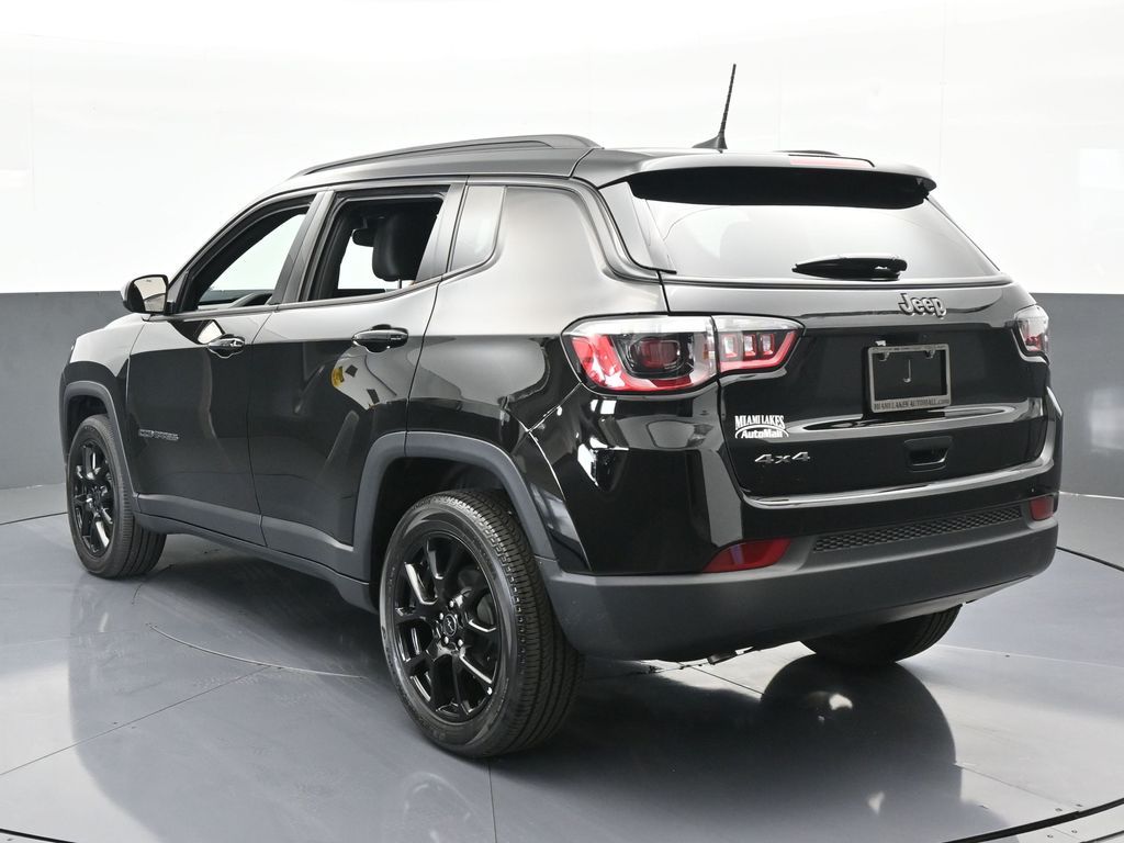 2025 Jeep Compass Latitude photo 4