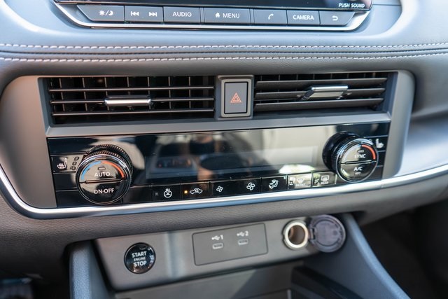 2026 Nissan Rogue SV photo 17