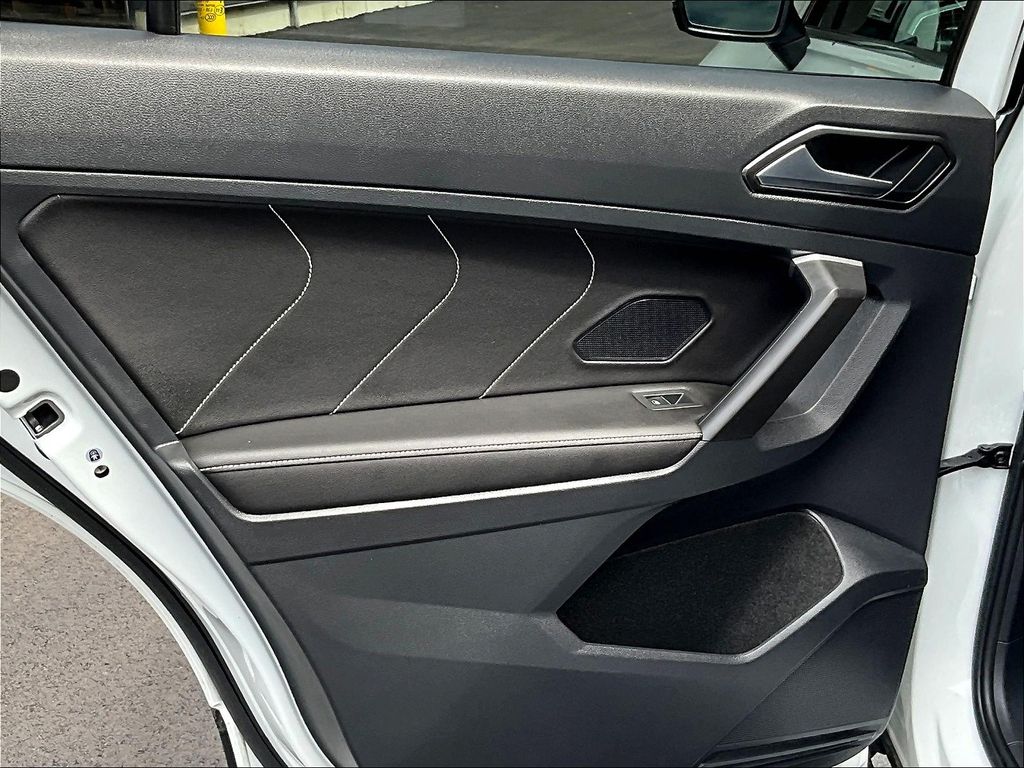 2024 Volkswagen Tiguan SE Wolfsburg Edition photo 18