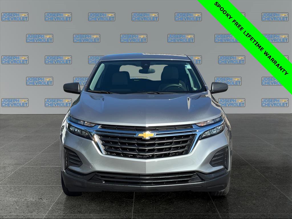 2023 Chevrolet Equinox LS photo 2
