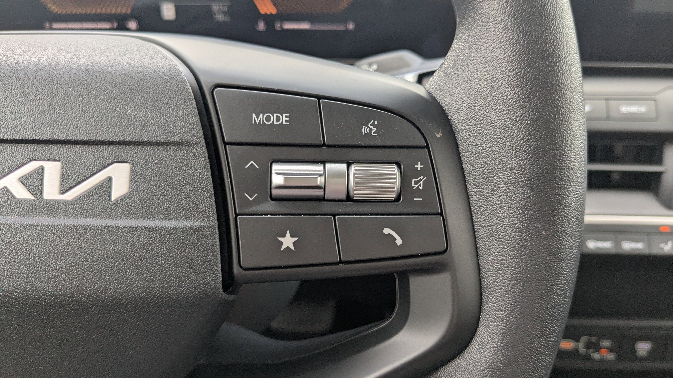 2025 Kia K4 LXS photo 26