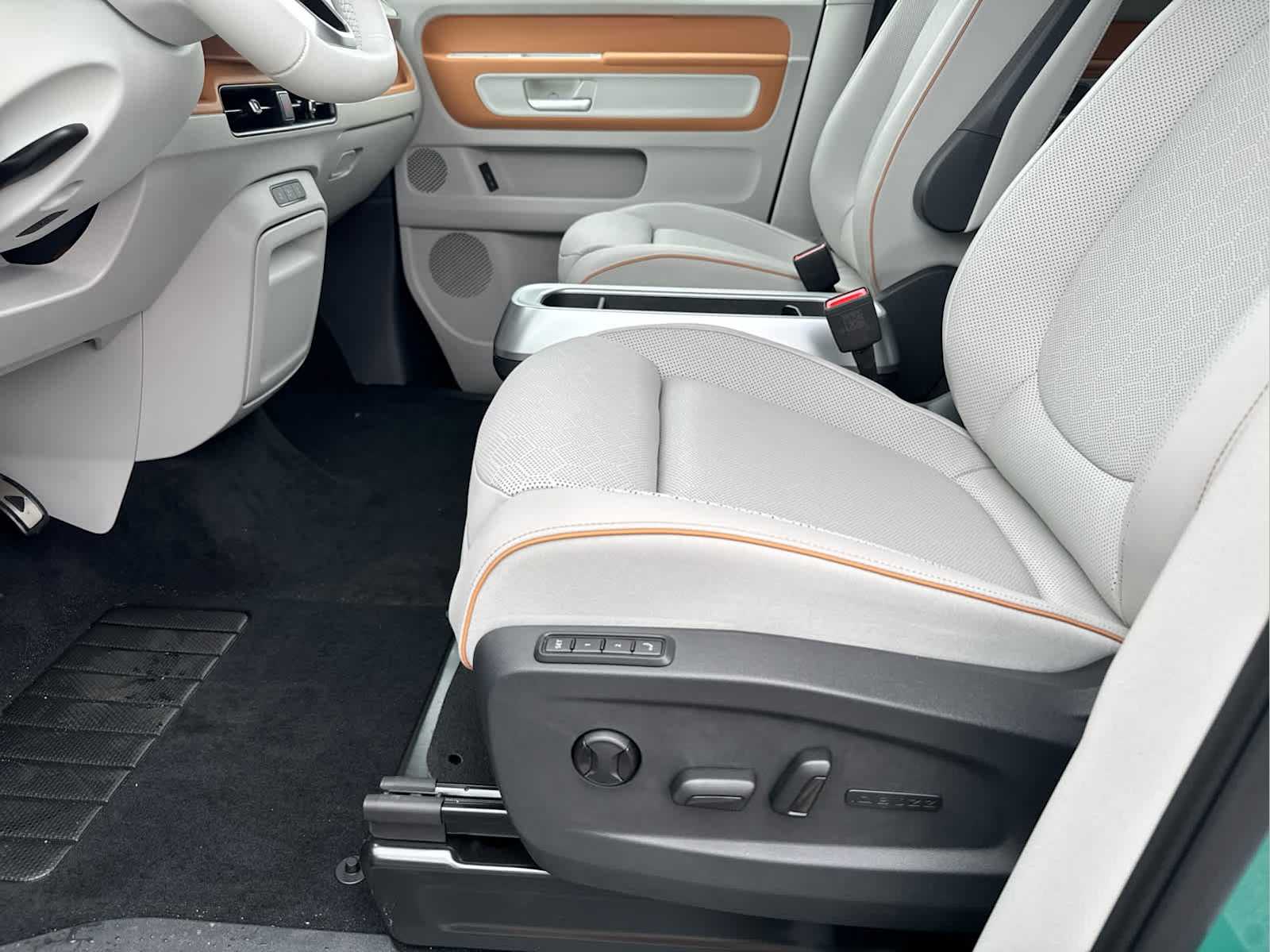 2025 Volkswagen ID. Buzz photo 18