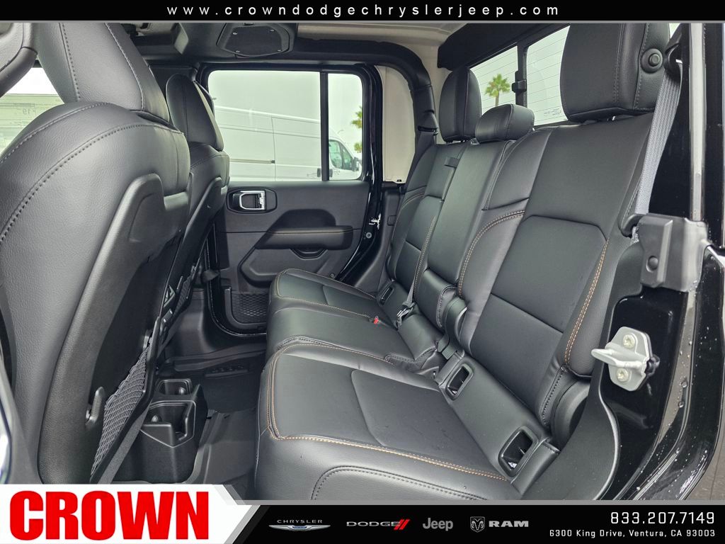 2025 Jeep Gladiator Sport photo 14