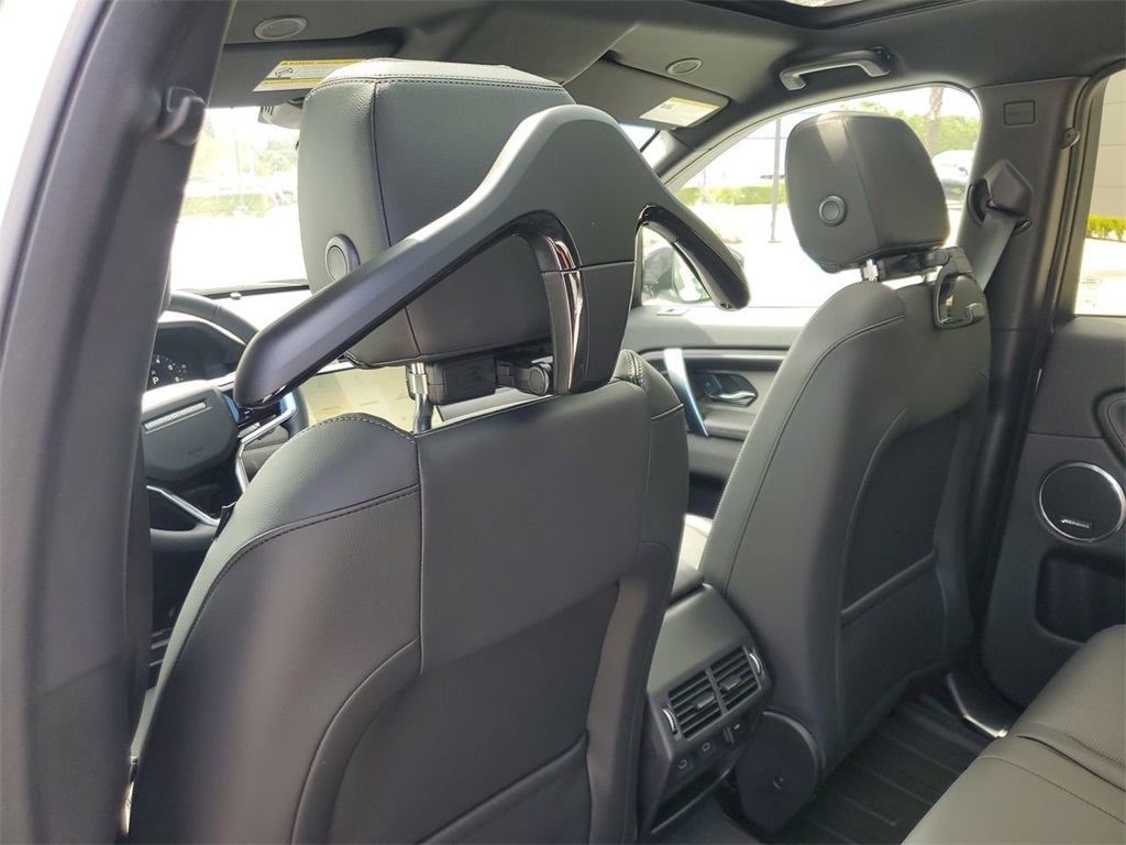 2025 Land Rover Discovery Sport SE photo 13