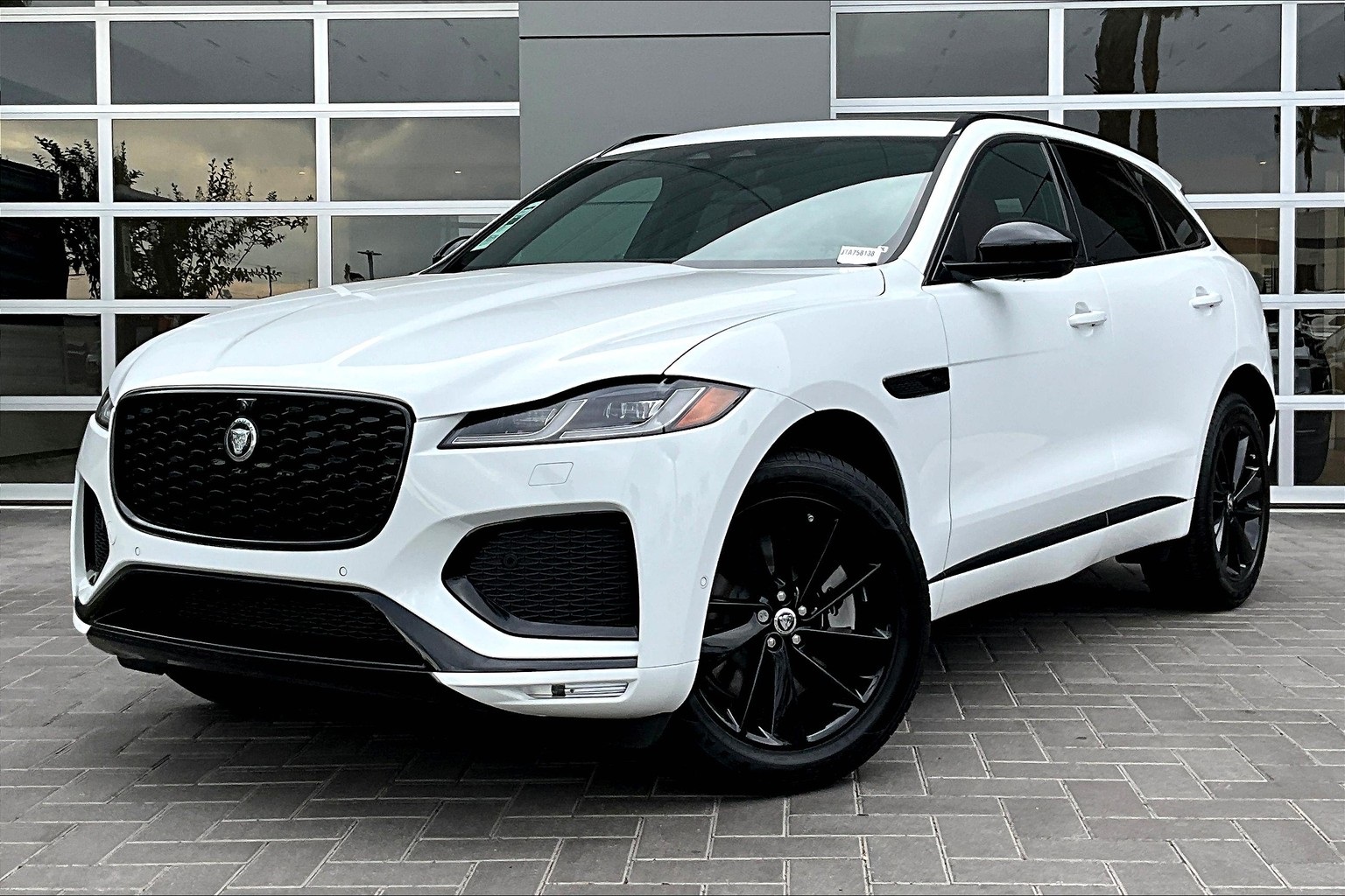 2026 Jaguar F-Pace R-Dynamic S's photo