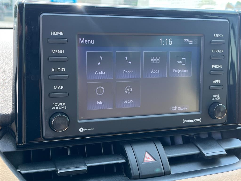 2021 Toyota RAV4 LE photo 18
