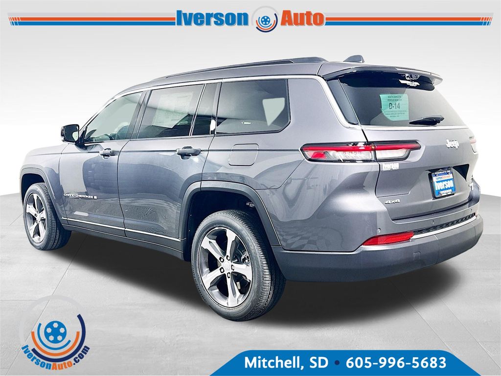 2025 Jeep Grand Cherokee Limited photo 4