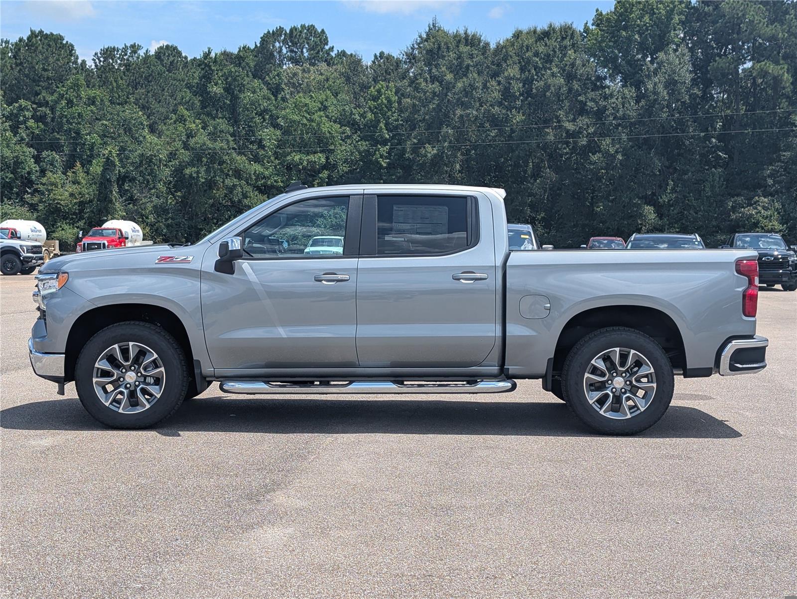 2026 Chevrolet Silverado 1500 LT photo 4
