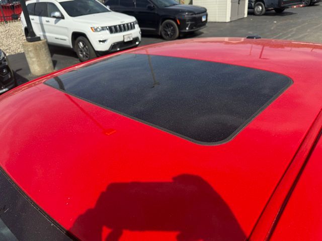 2014 Dodge Challenger R/T photo 14