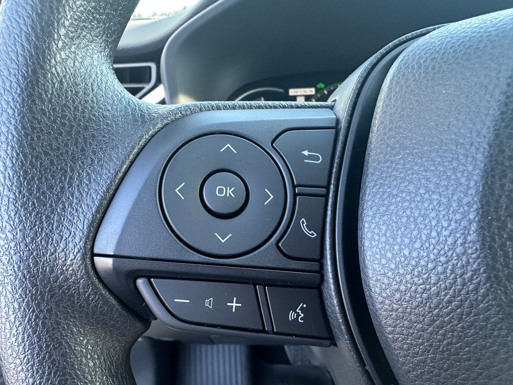 2025 Toyota RAV4 Hybrid XLE photo 19