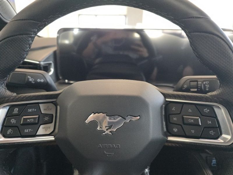 2025 Ford Mustang GT Premium photo 16