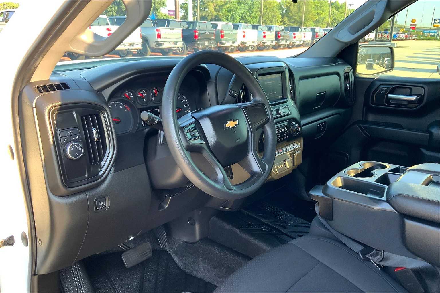 2021 Chevrolet Silverado 1500 Custom photo 16