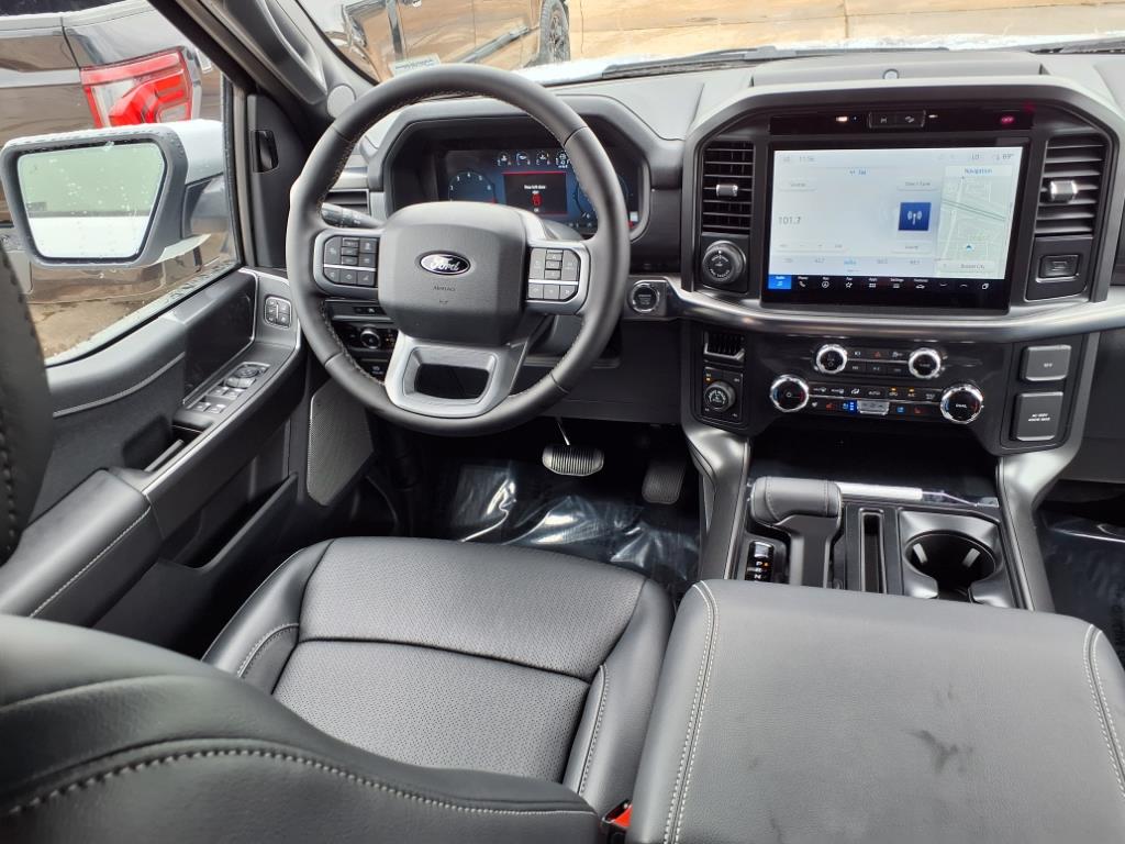 2025 Ford F-150 Lariat photo 4