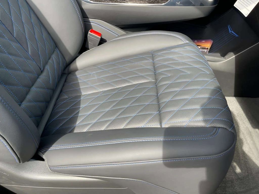 2025 Cadillac Escalade IQ Luxury photo 20
