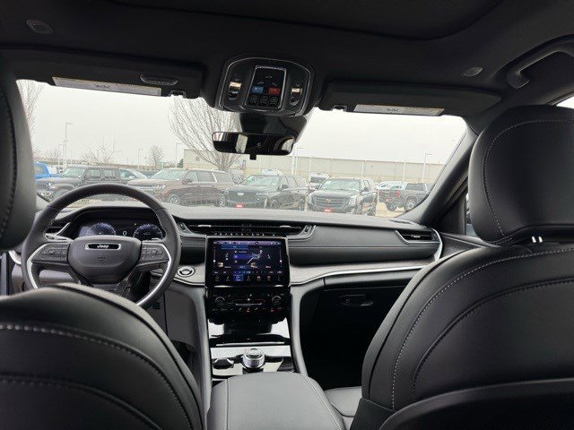 2025 Jeep Grand Cherokee Limited photo 26
