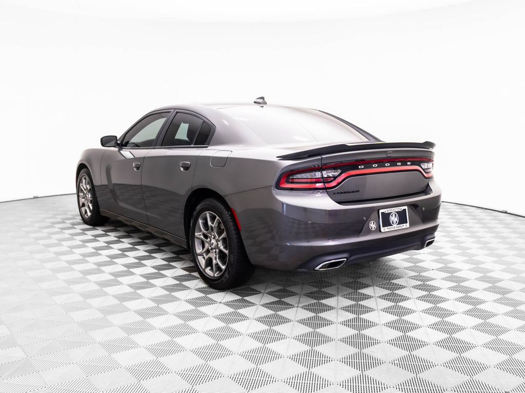 2017 Dodge Charger SXT AWD photo 3