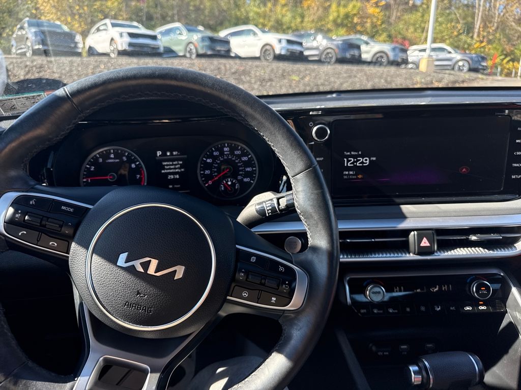 2024 Kia K5 GT-Line photo 3
