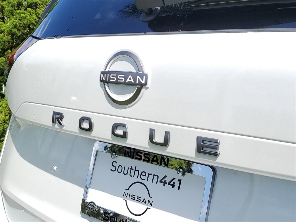 2025 Nissan Rogue S photo 9