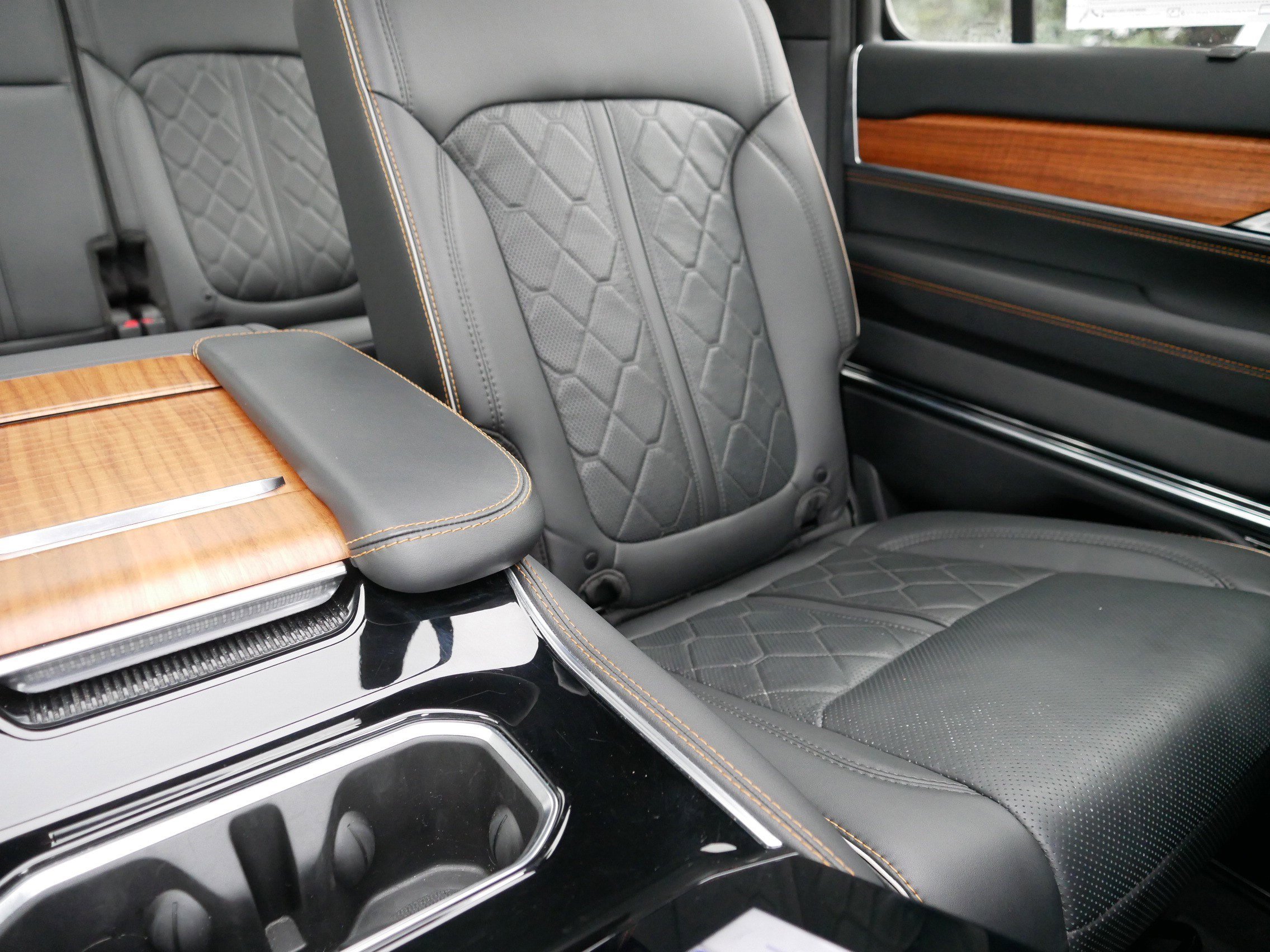 2024 Jeep Grand Wagoneer L III photo 14