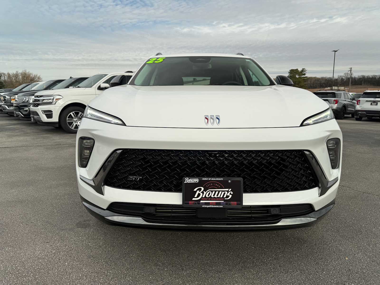 2025 Buick Envision Sport Touring photo 2