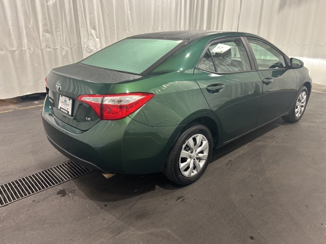 2016 Toyota Corolla LE photo 3