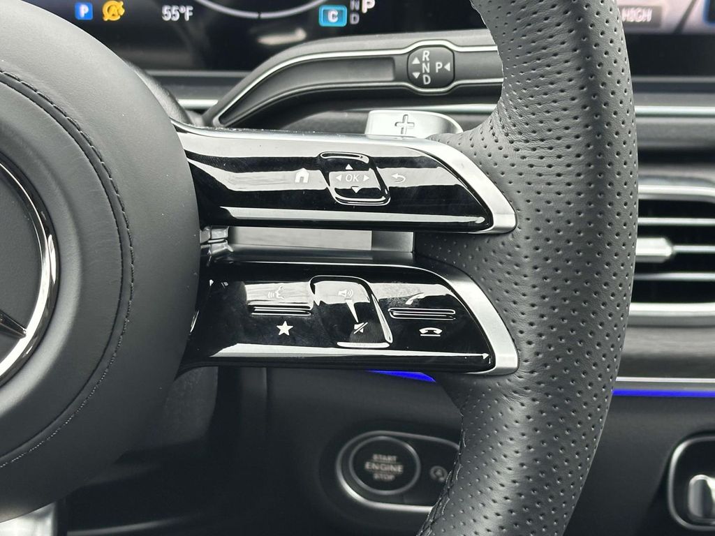 2025 Mercedes Benz GLS 450 4MATIC photo 13