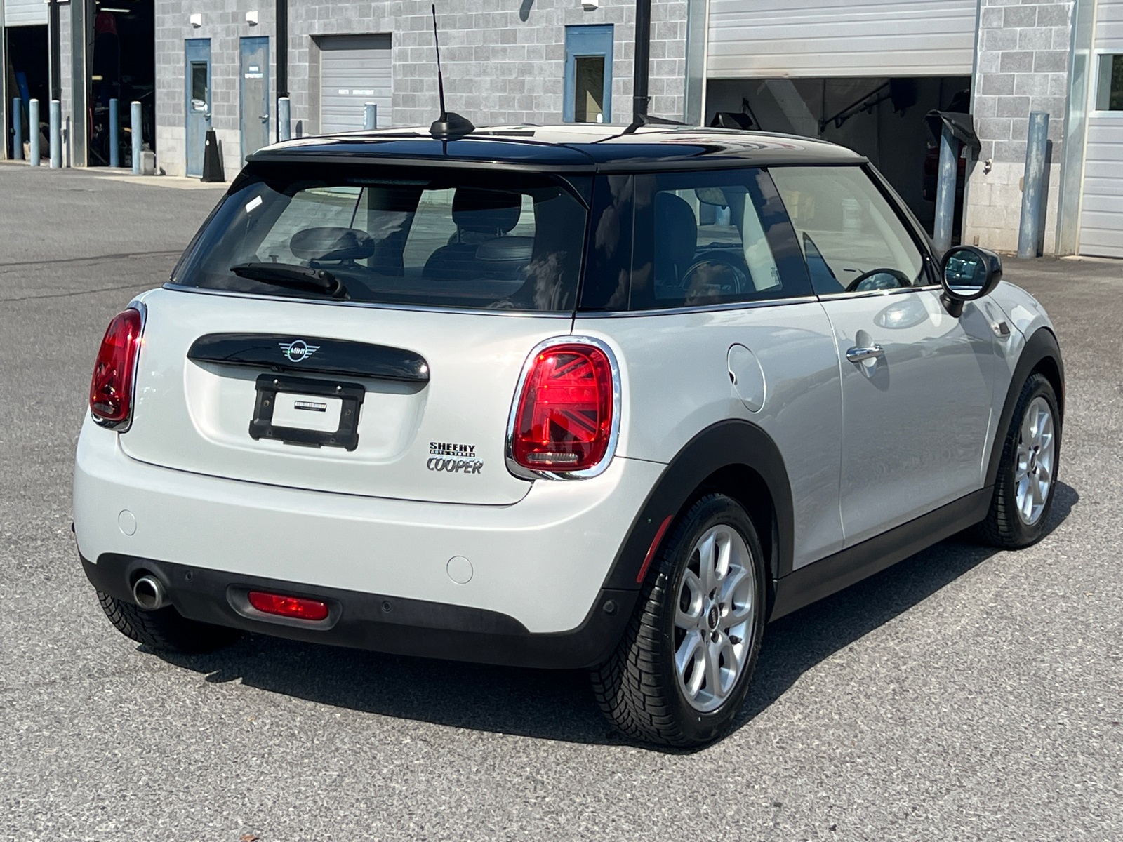 2021 Mini Cooper 2 Door Hardtop Oxford Edition photo 5