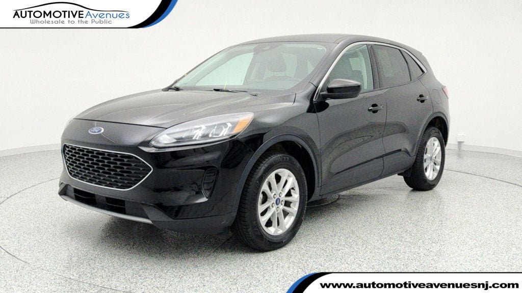 2022 Ford Escape SE's photo