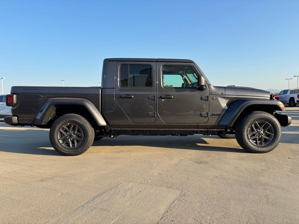 2025 Jeep Gladiator Sport S photo 2
