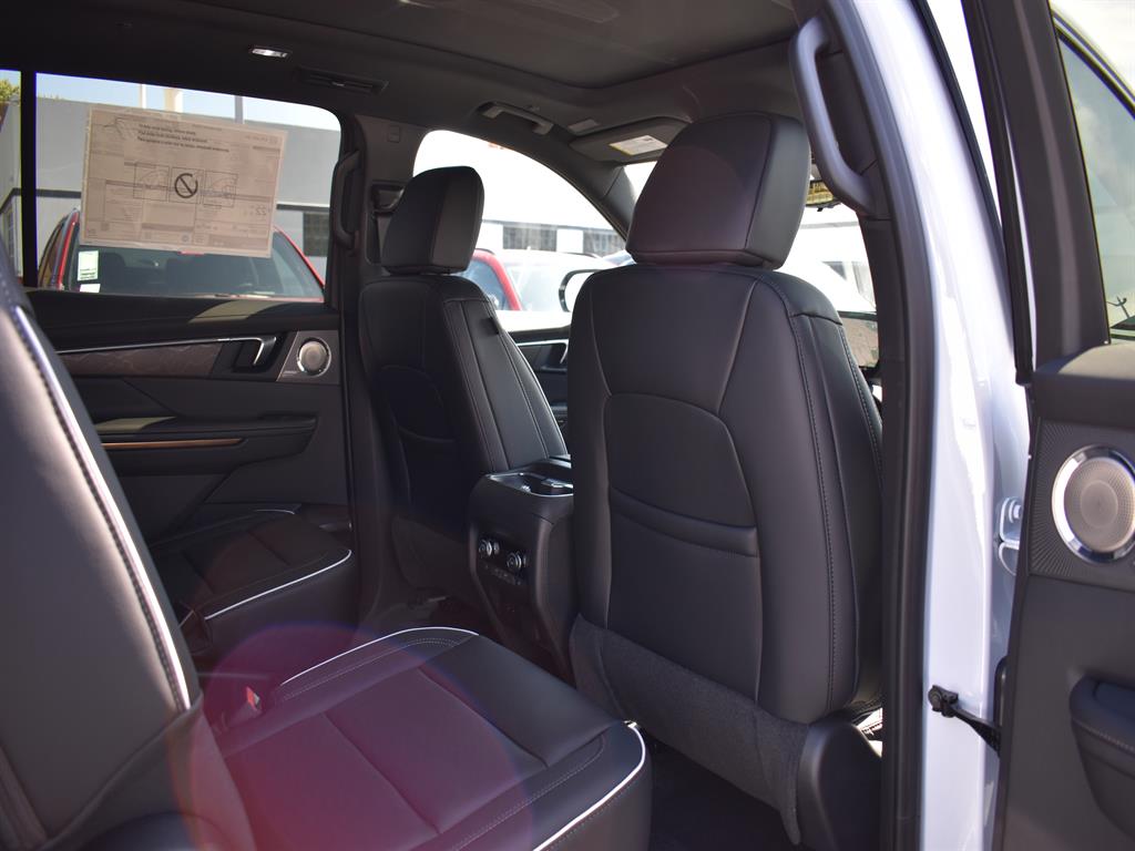 2026 Buick Enclave Avenir photo 6