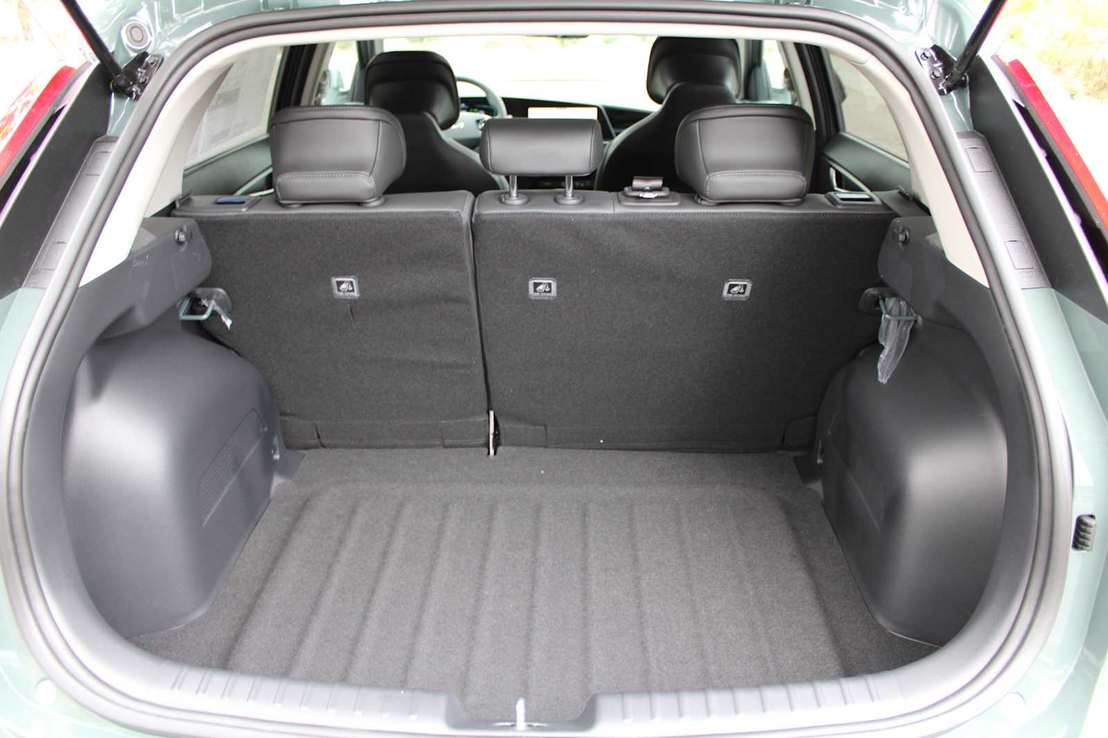 2025 Kia Niro EX Touring photo 24