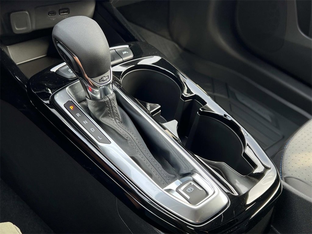2025 Chevrolet Trax LT photo 17