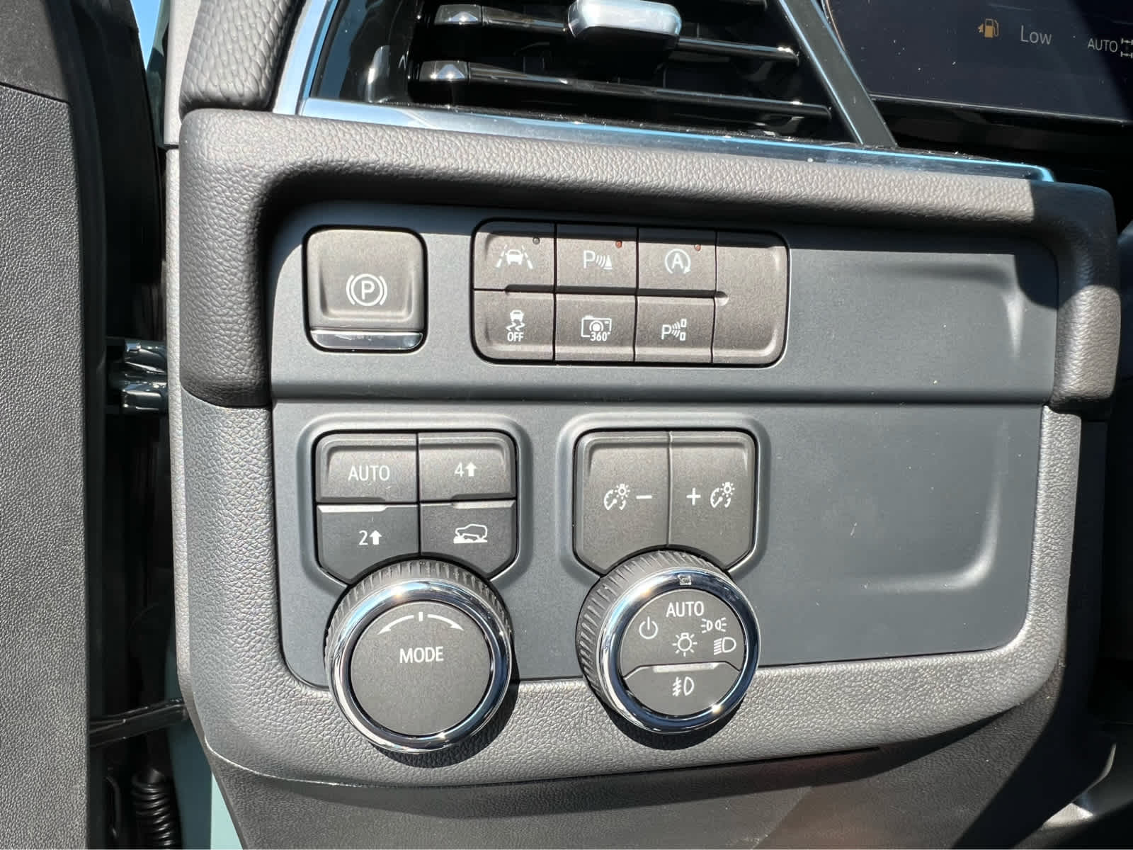 2025 Chevrolet Tahoe RST photo 13