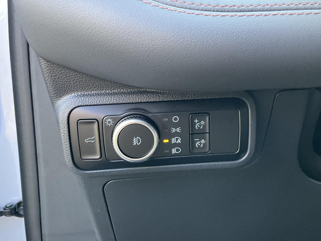 2025 Ford Explorer photo 18