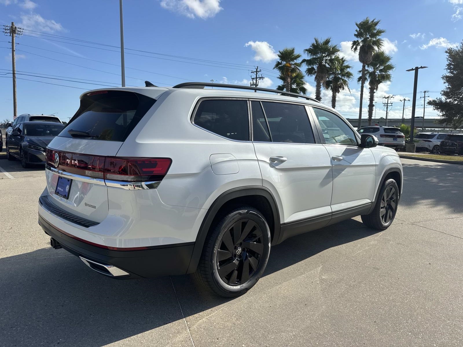 2026 Volkswagen Atlas SE Technology photo 3
