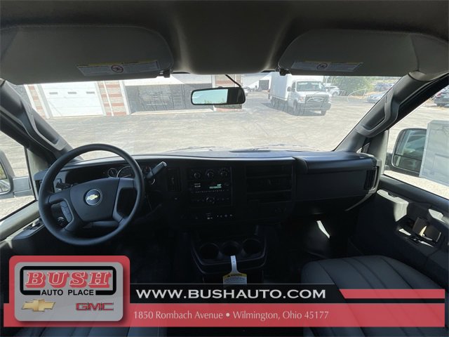 2025 Chevrolet Express Cargo 3500 photo 18