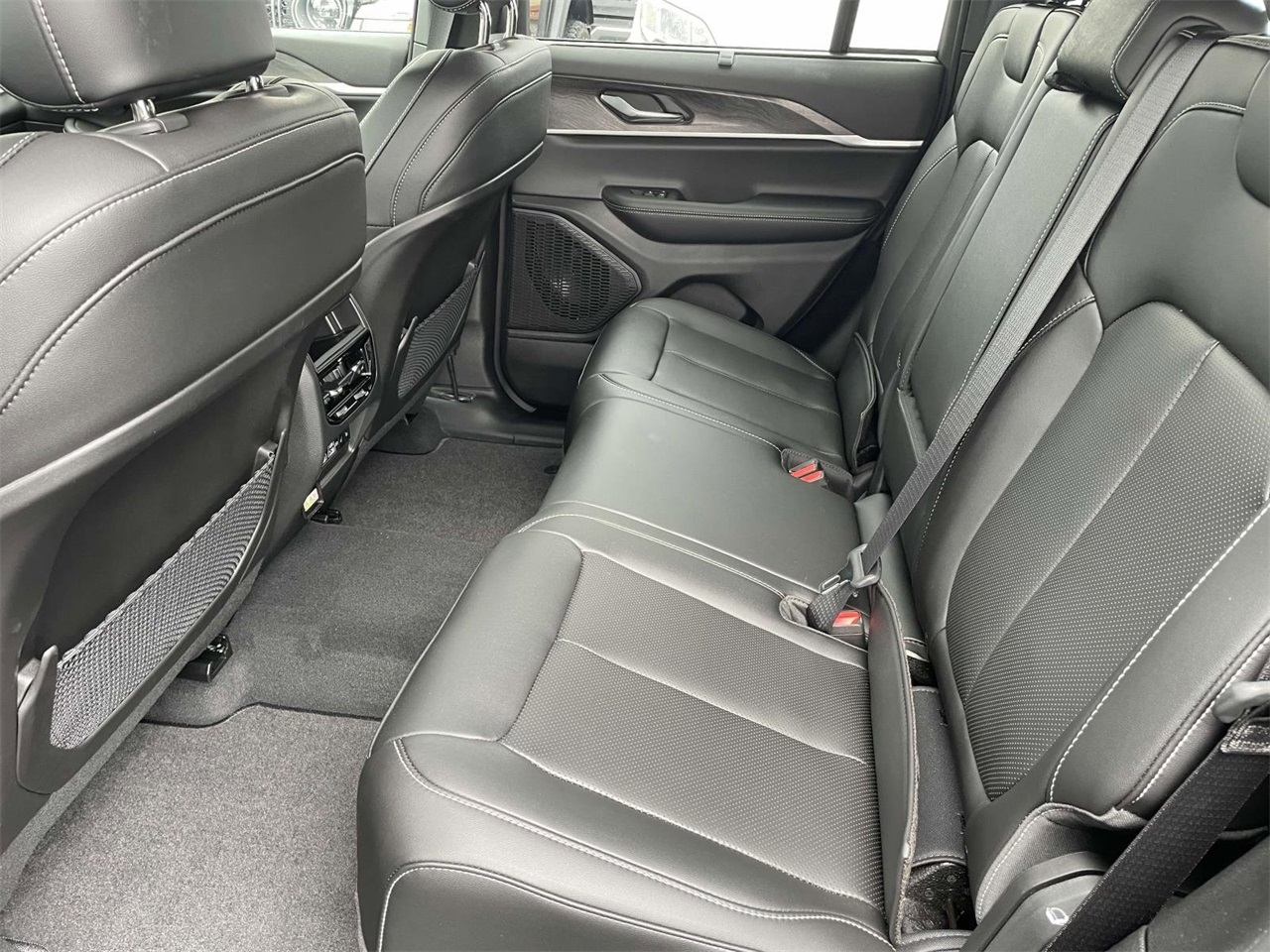 2025 Jeep Grand Cherokee Altitude X photo 15