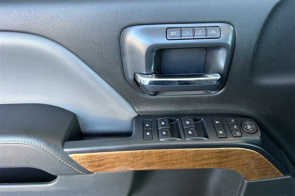 2016 Chevrolet Silverado 1500 LTZ photo 11