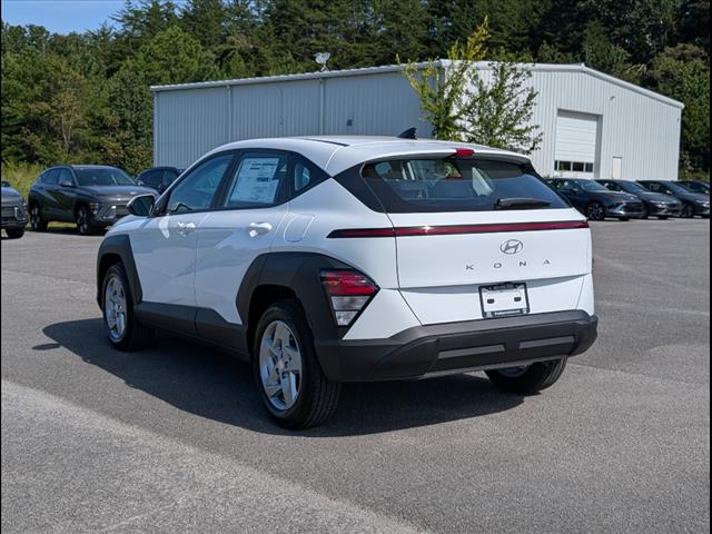 2026 Hyundai Kona SE photo 3
