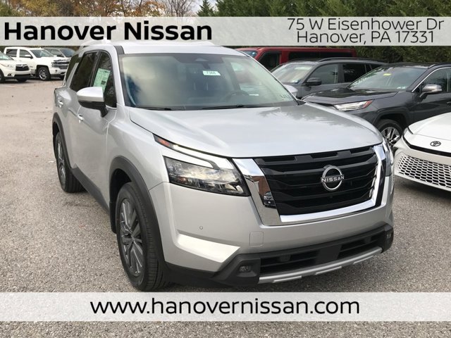 2025 Nissan Pathfinder SL's photo