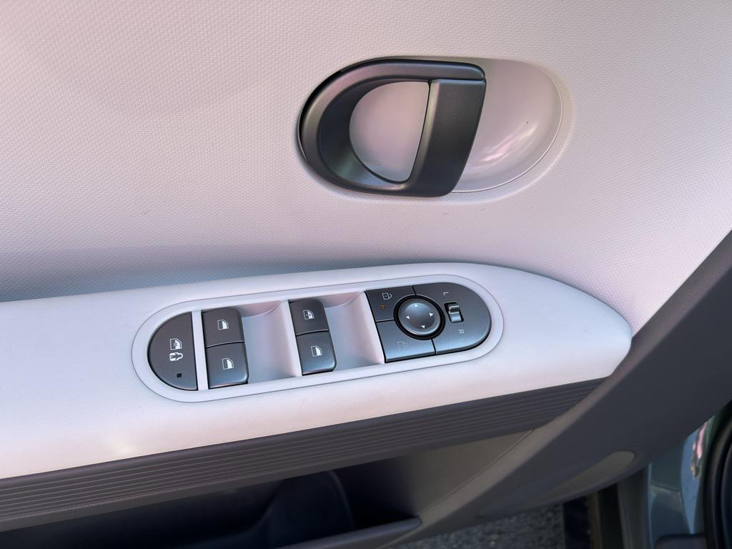 2025 Hyundai Ioniq 5 SE photo 11