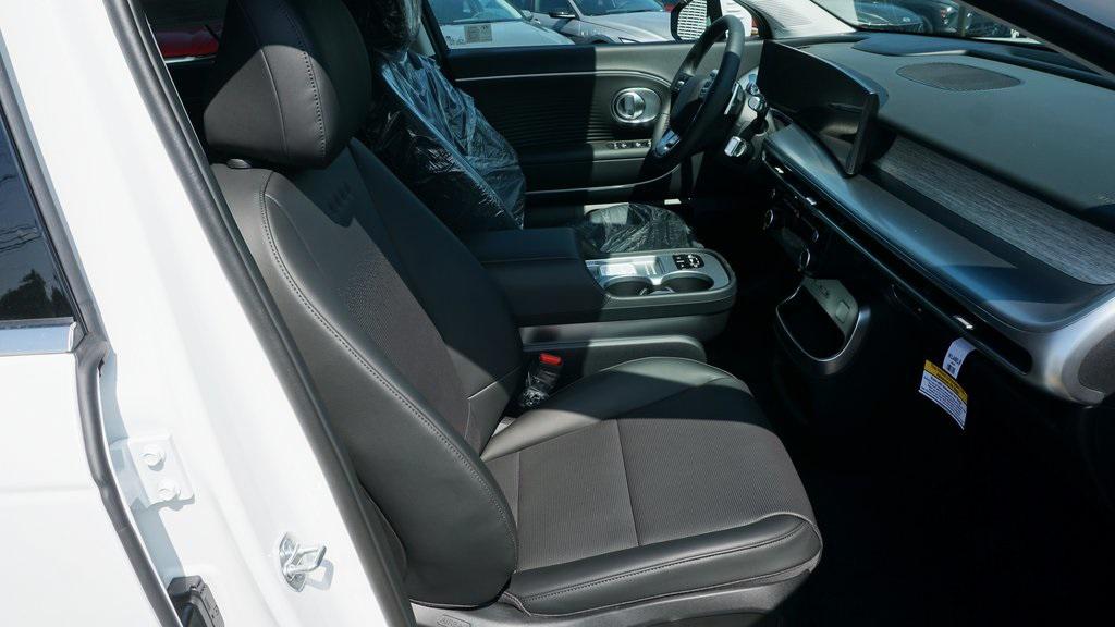 2026 Hyundai Ioniq SEL photo 8