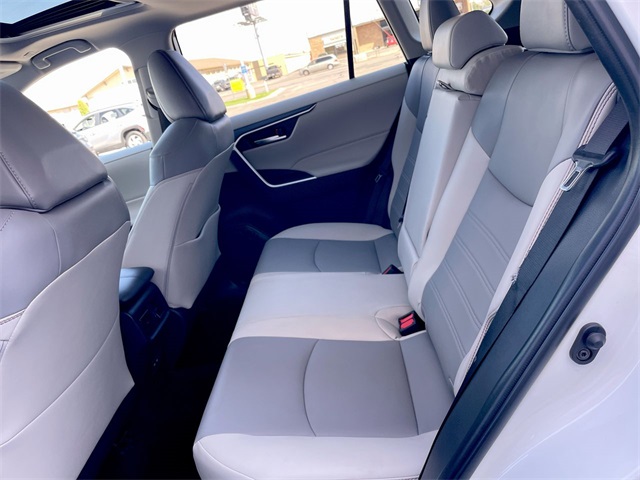 2025 Toyota RAV4 XLE Premium photo 11